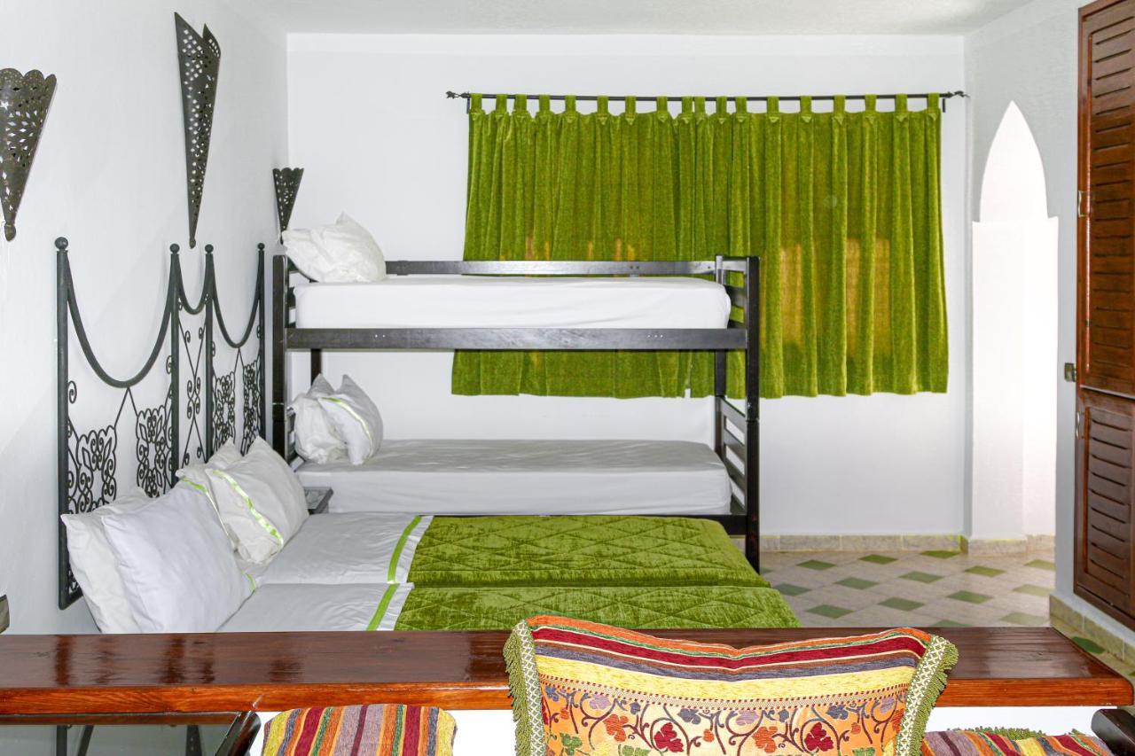 Hotel Mandy เทโทอัน ภายนอก รูปภาพ